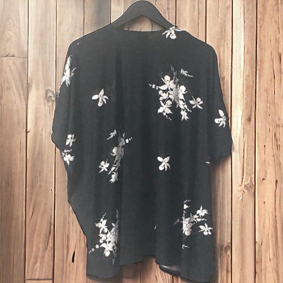 INC floral sleeveless cardigan - Picture 2 of 10